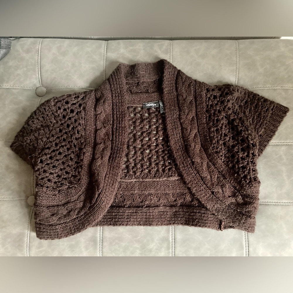 Women’s half shaul. Brown, small, Vanity, great condition.